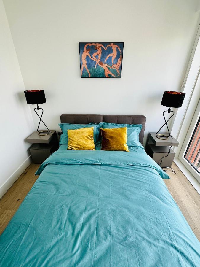 Luxury Central Flat With Stunning Views And Pool Лондон Экстерьер фото