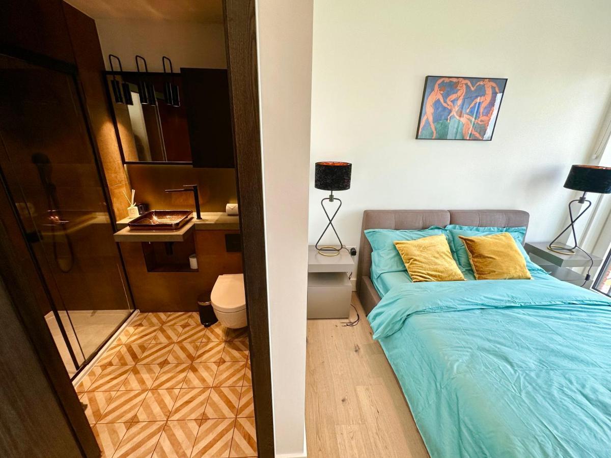 Luxury Central Flat With Stunning Views And Pool Лондон Экстерьер фото