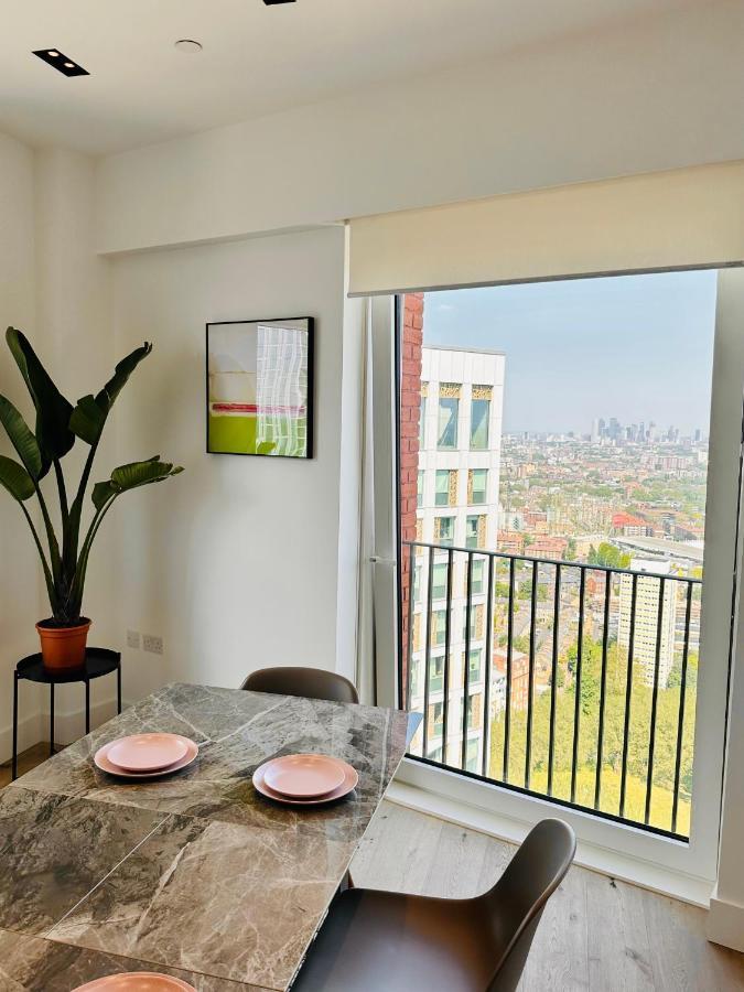 Luxury Central Flat With Stunning Views And Pool Лондон Экстерьер фото