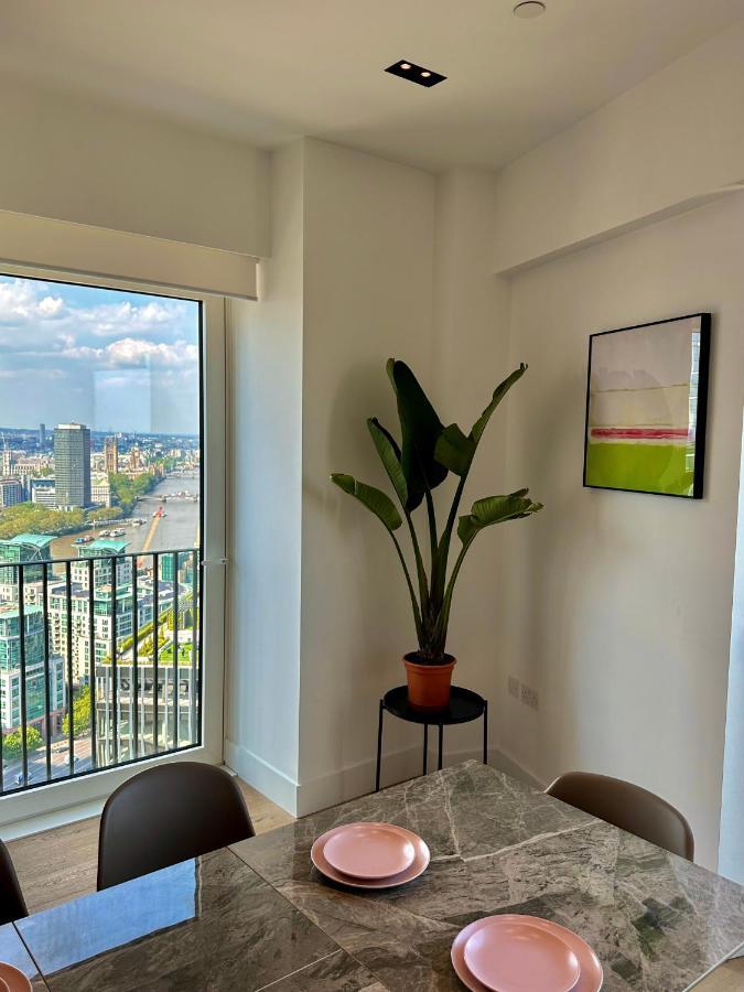 Luxury Central Flat With Stunning Views And Pool Лондон Экстерьер фото