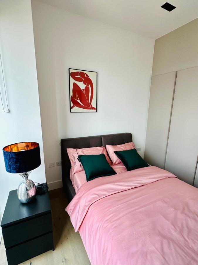 Luxury Central Flat With Stunning Views And Pool Лондон Экстерьер фото