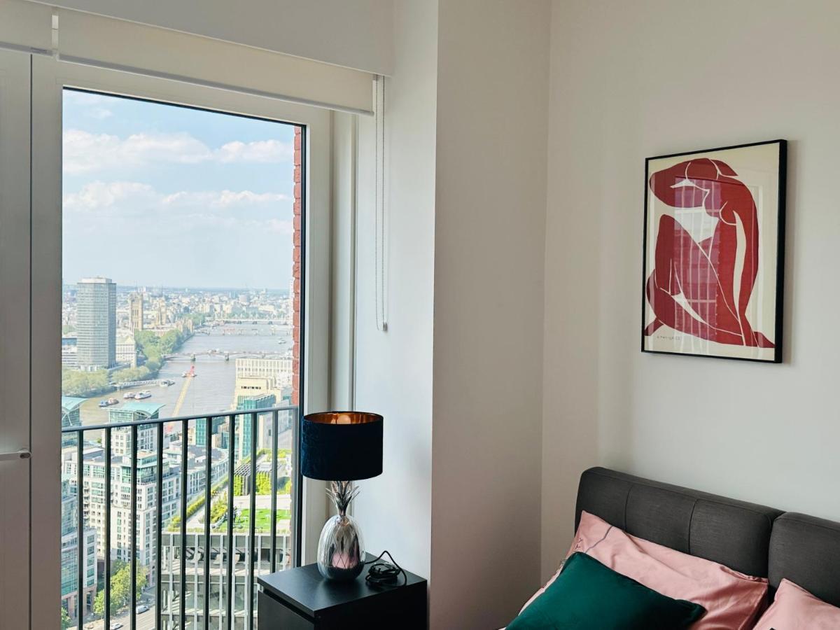 Luxury Central Flat With Stunning Views And Pool Лондон Экстерьер фото